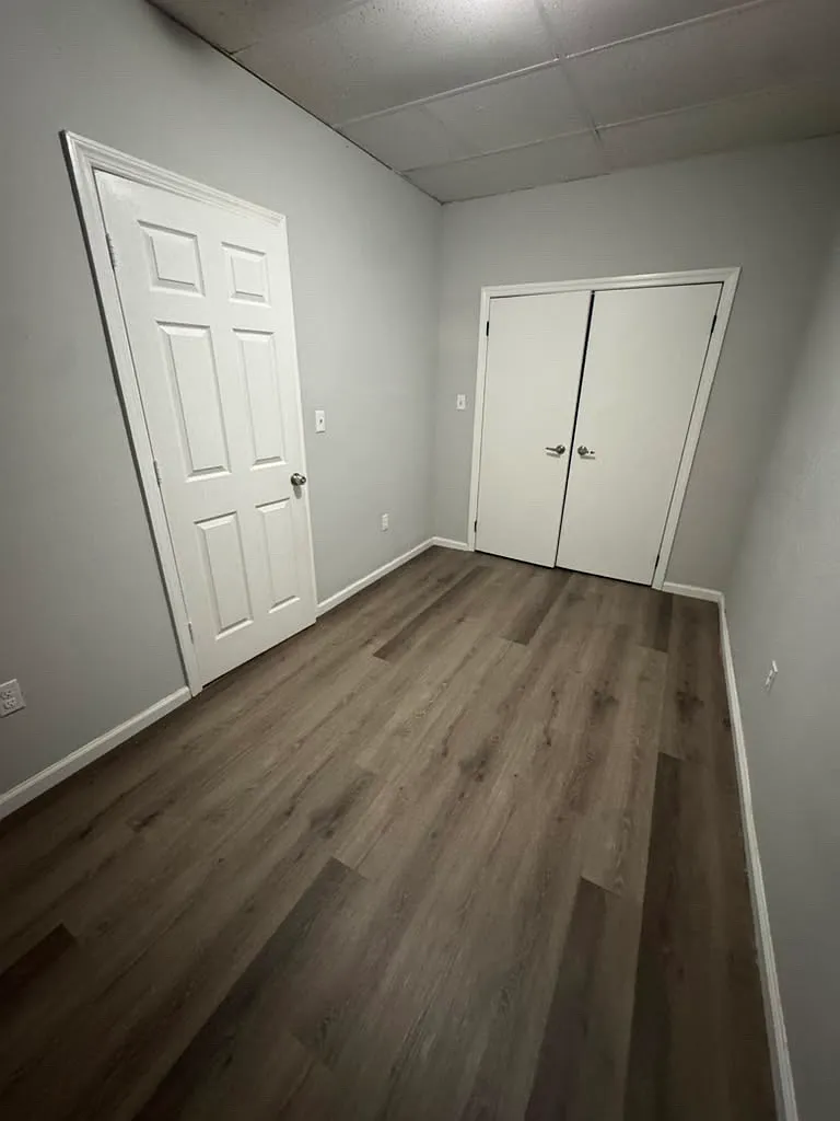 3 bed, $2,372 — Photo 4