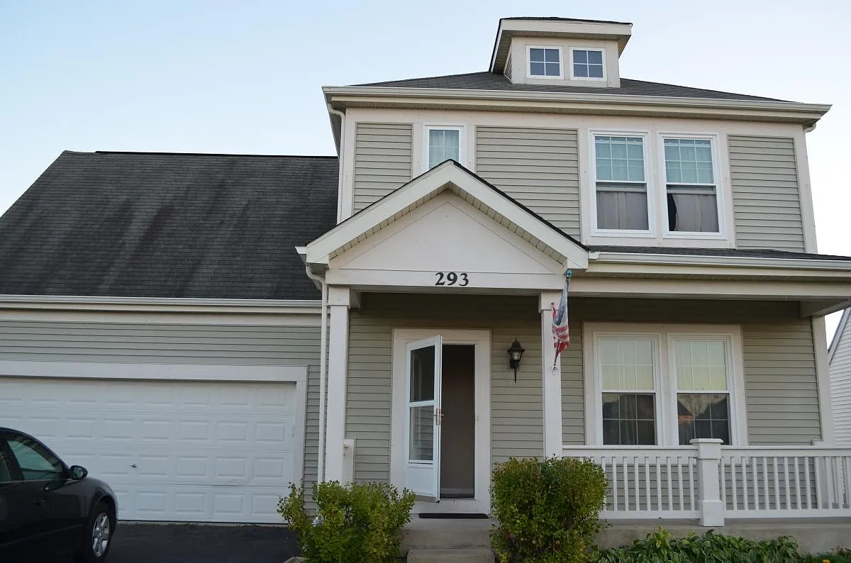 4 bed, 2.5 bath, 1940 sqft, $2,700 — Photo 1