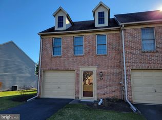 190 Crown Pointe Dr #Q190, York, PA 17402