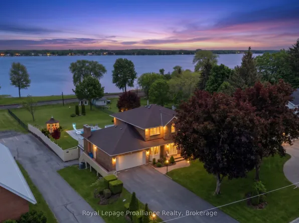261 Dundas St W, Belleville, ON K8P 1A9