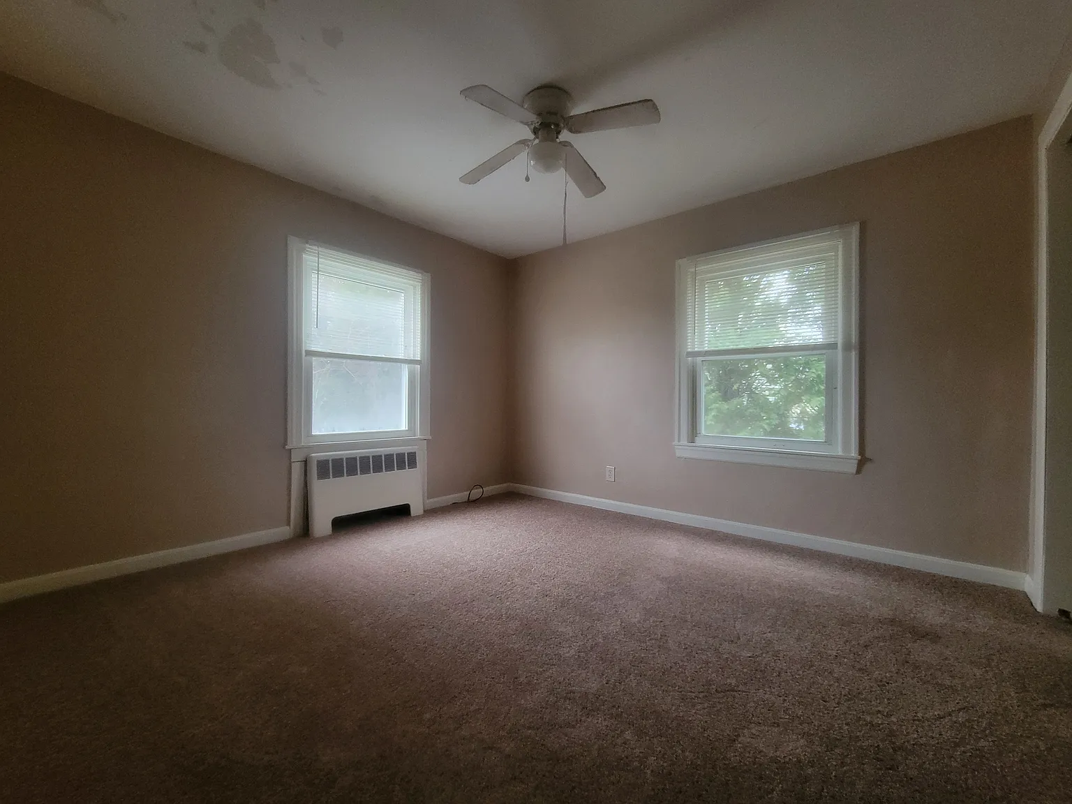 2 bed, 1000 sqft, $1,990 — Photo 2