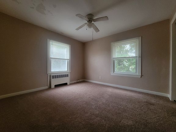 2nd image of 4 Reagan Rd #1