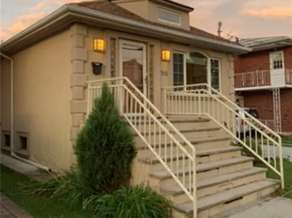 310 Beach 146th St, Far Rockaway, NY 11694
