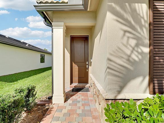 3rd image of 4795 Chantilly Road