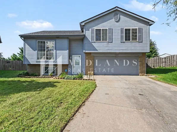 19010 S Cir, Omaha, NE 68135