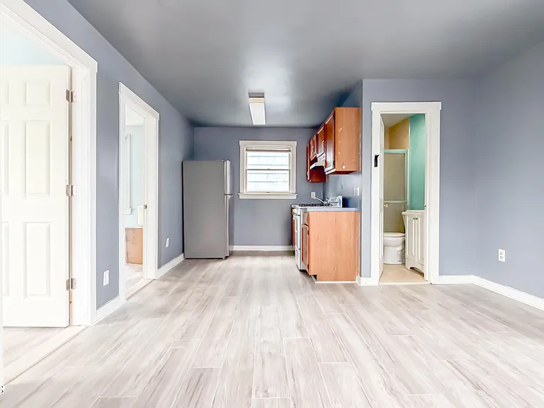 13 Decatur Ave #B — Photo 15