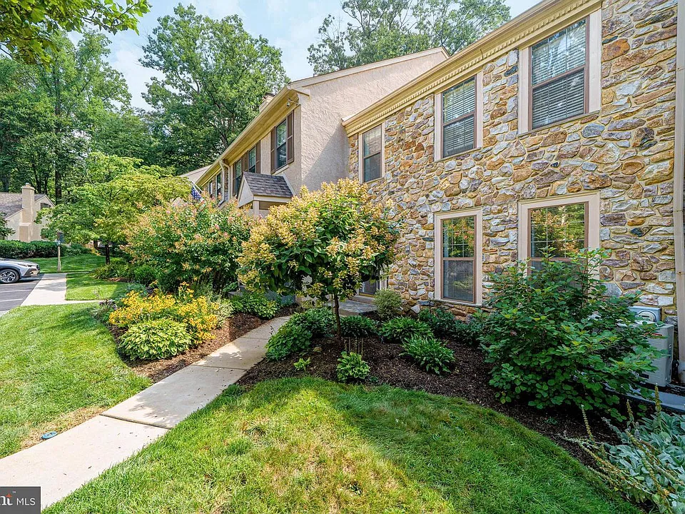 1404 Weatherstone Dr