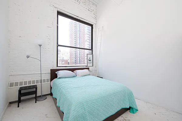 Rented by R New York | media 33