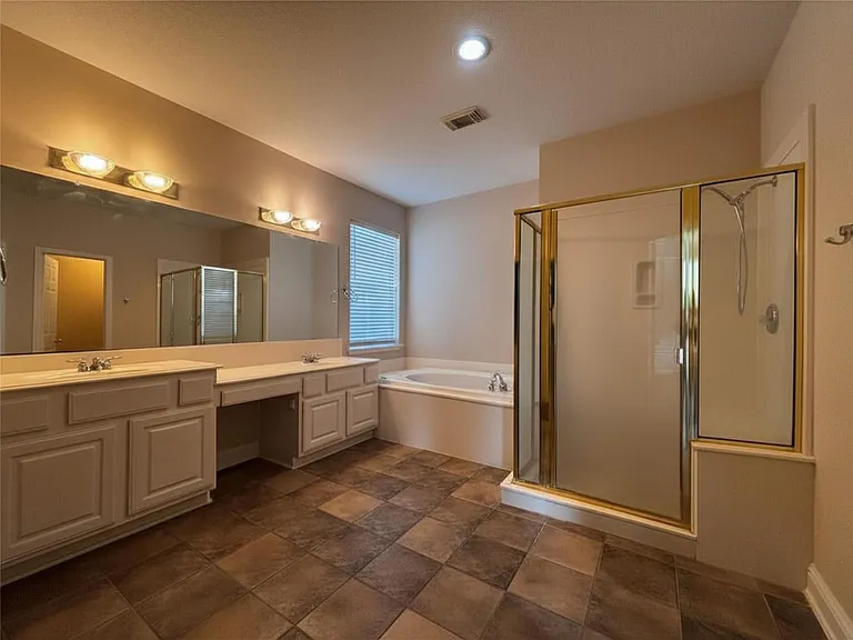 5547 Cranston Ct — Photo 18
