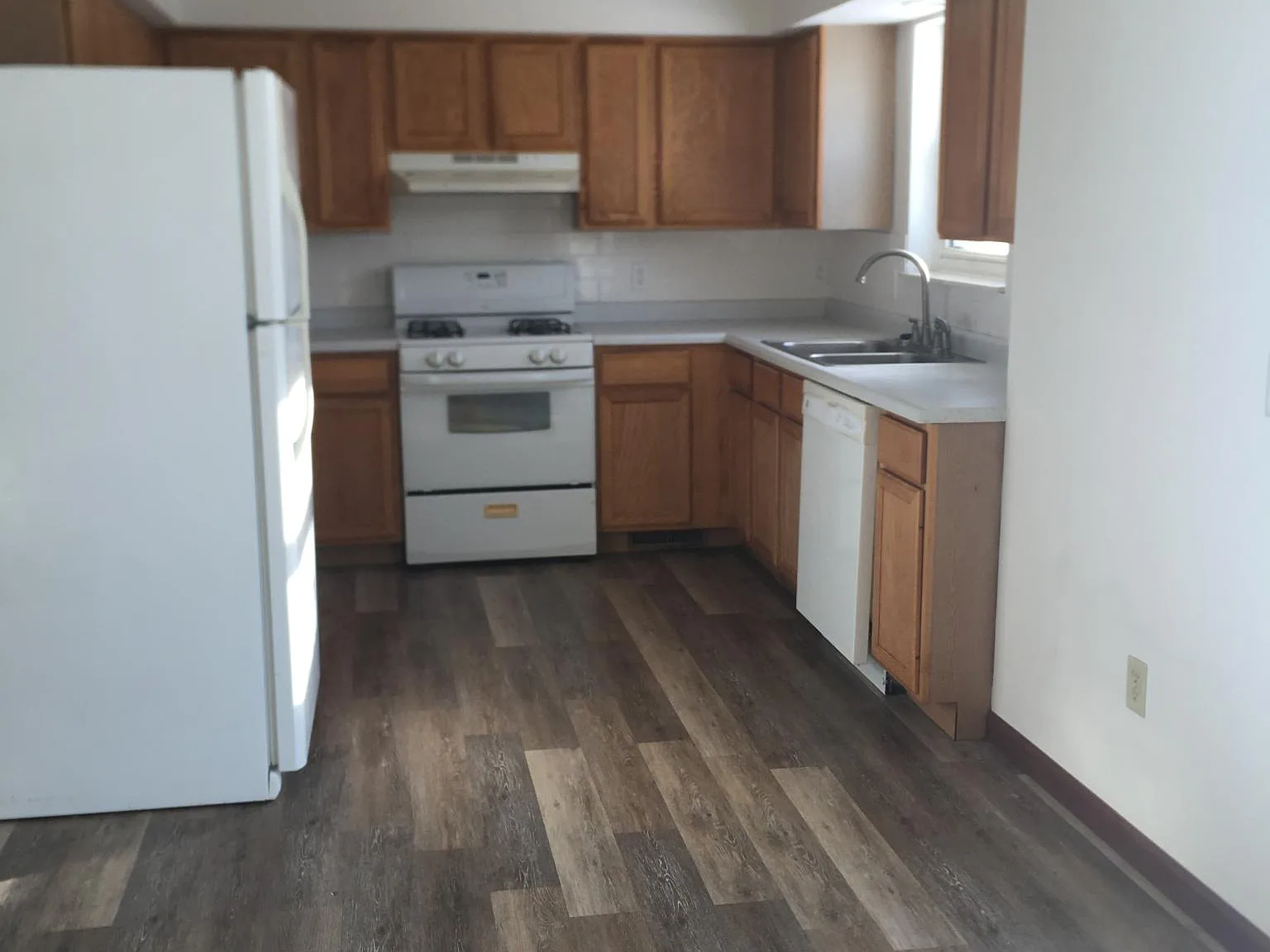 3 bed, 1200 sqft, $1,400 — Photo 3