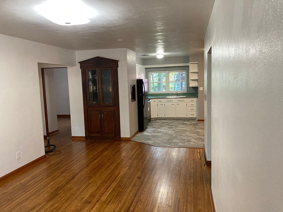 1st image of 308 Hamlin St