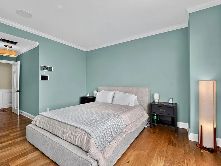 10 E Lee St #2305 — Photo 29