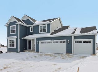 W189N15718 Paloroma Ct, Jackson, WI 53037