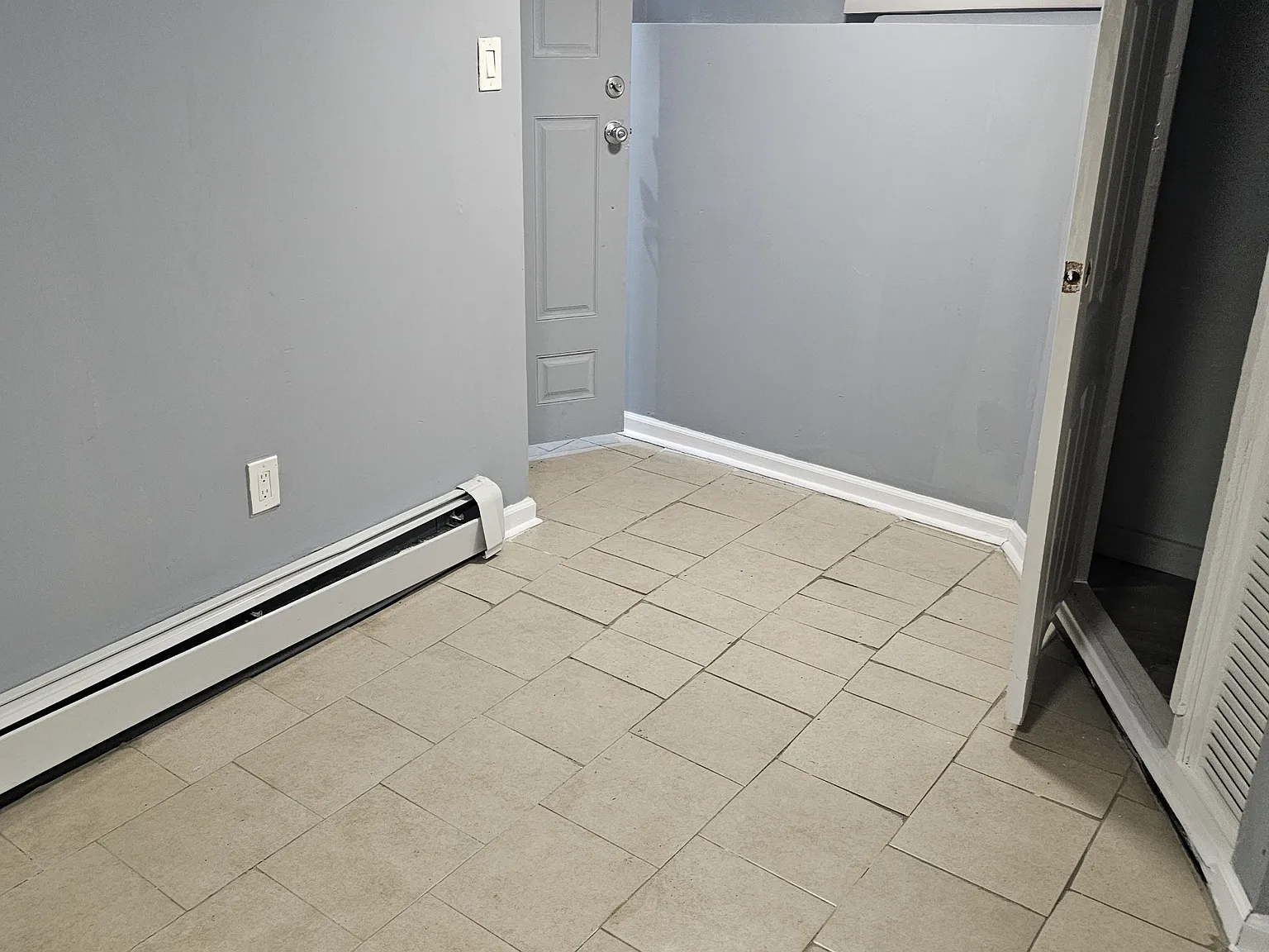 Studio, $1,400 — Photo 2