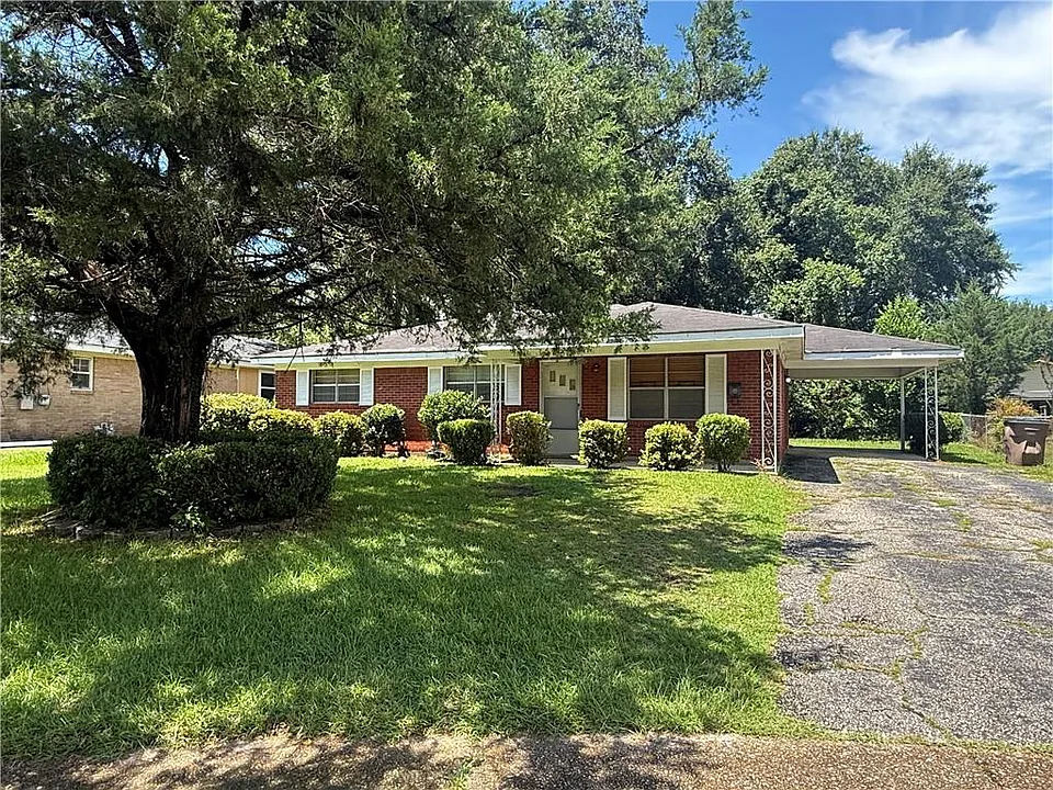2308 Crestwood Cir