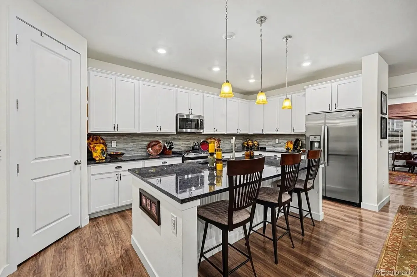 3 bed, 2.5 bath, 3500 sqft, $3,700 — Photo 4