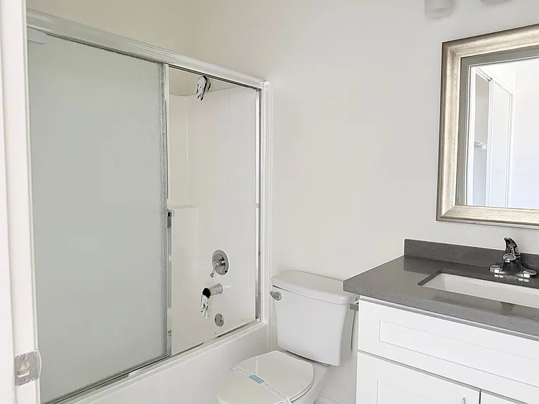 Perfectly situated 2 bedroom and 2 bathroom ! — Photo 44