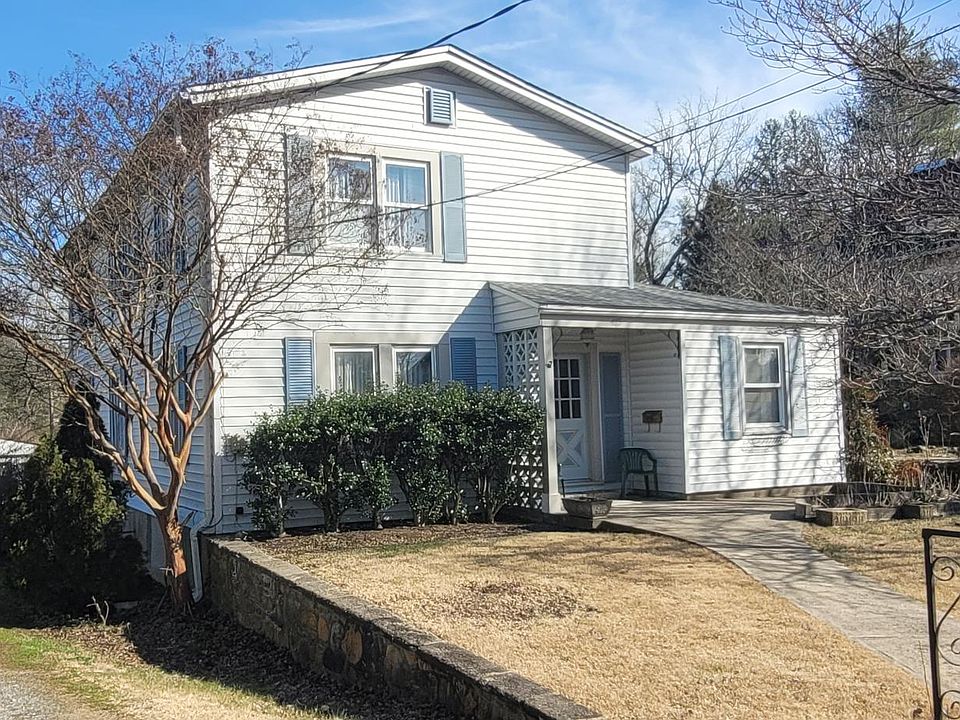 Front of house, driveway