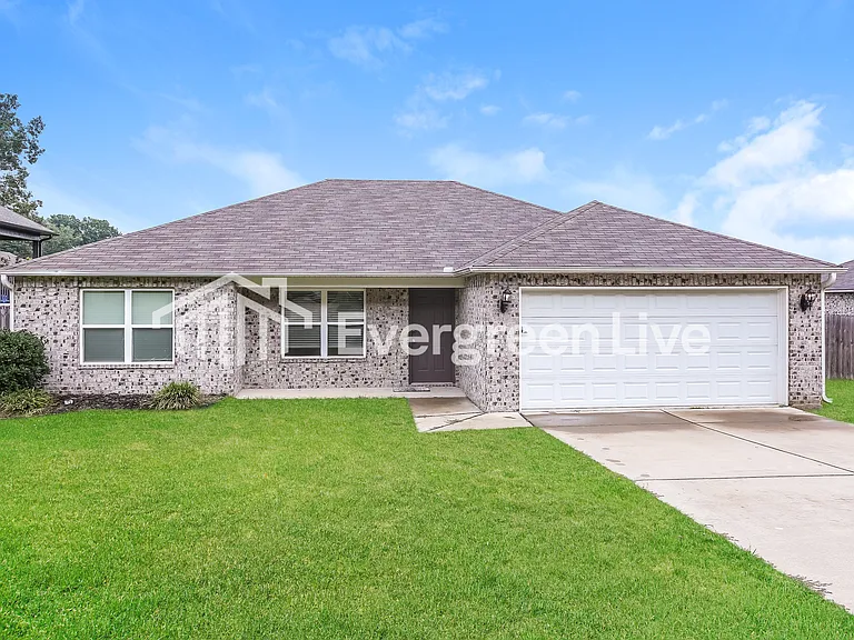 101 Cedar Creek Loop — Photo 1