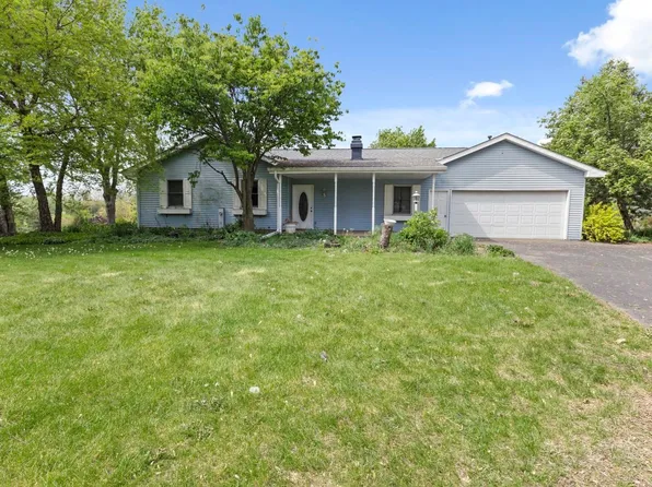 8530 N Kishwaukee Rd, Stillman Valley, IL 61084