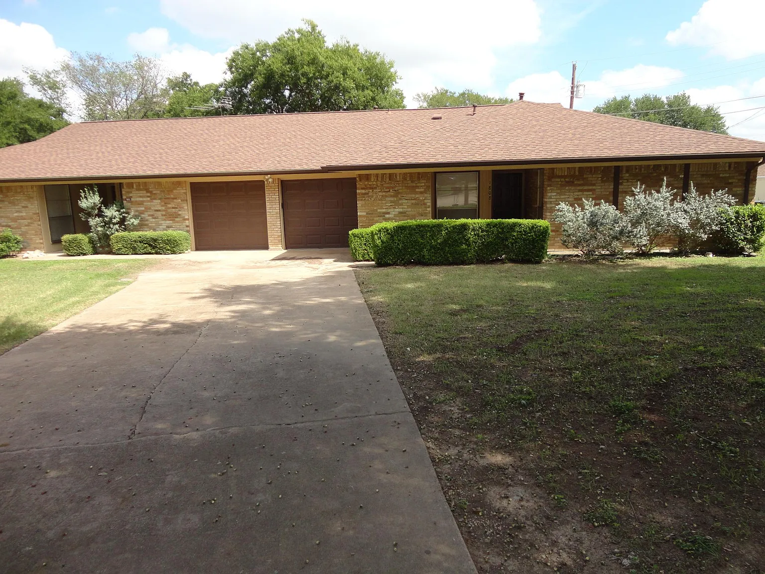 3 bed, 1600 sqft, $2,100 — Photo 1