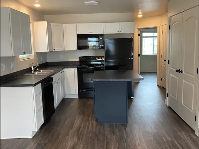 310 Ella Ln — Photo 4