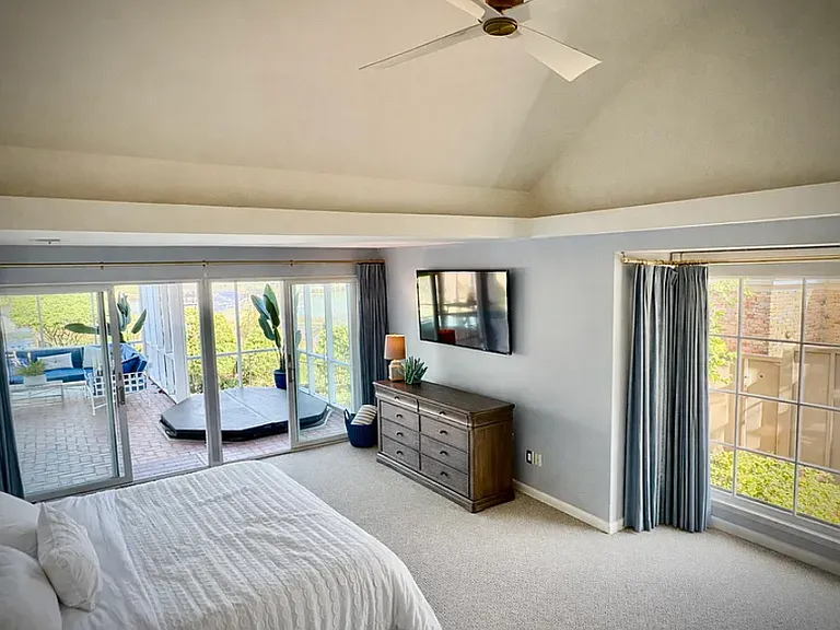 4010 Menendez Dr — Photo 16