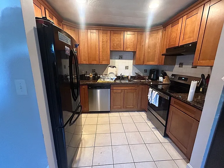 62 Marshall St #B — Photo 4