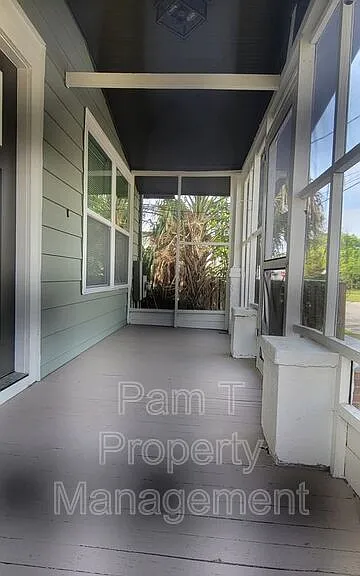 16 Helmken St — Photo 31