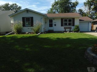 1413 Prince St, Grinnell, IA 50112