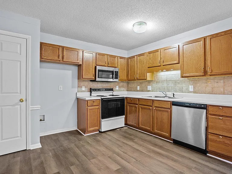 6818 Salem Quarter Rd — Photo 12