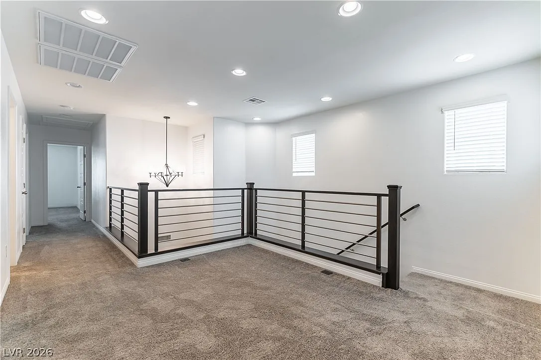 4 bed, 2.5 bath, 1905 sqft, $2,200 — Photo 4
