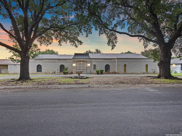 107 Chattington Ct, Castle Hills, TX 78213