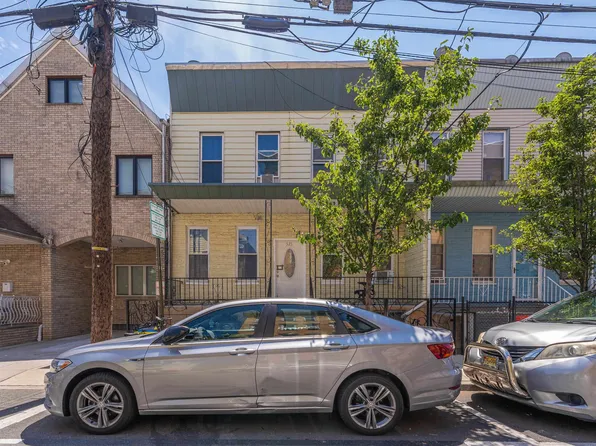 525 28th St, Union City, NJ 07087