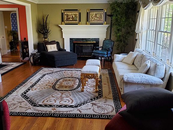 4th image of 14 Ladue Crest Ln