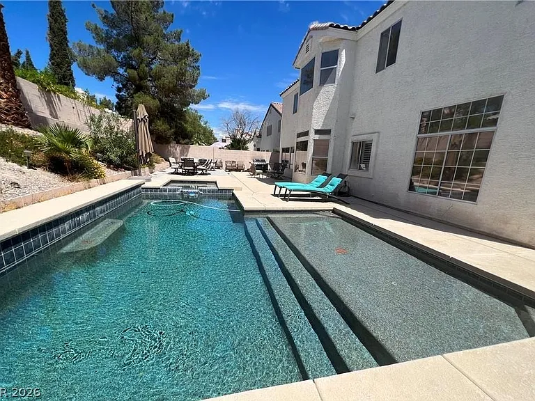 7611 Cougar Creek Cir — Photo 2