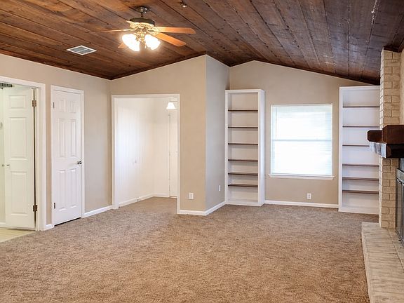 5th image of 3000 Maple Hill Cir