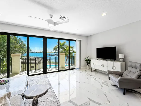 10 Windward Lane, Boynton Beach, FL 33435