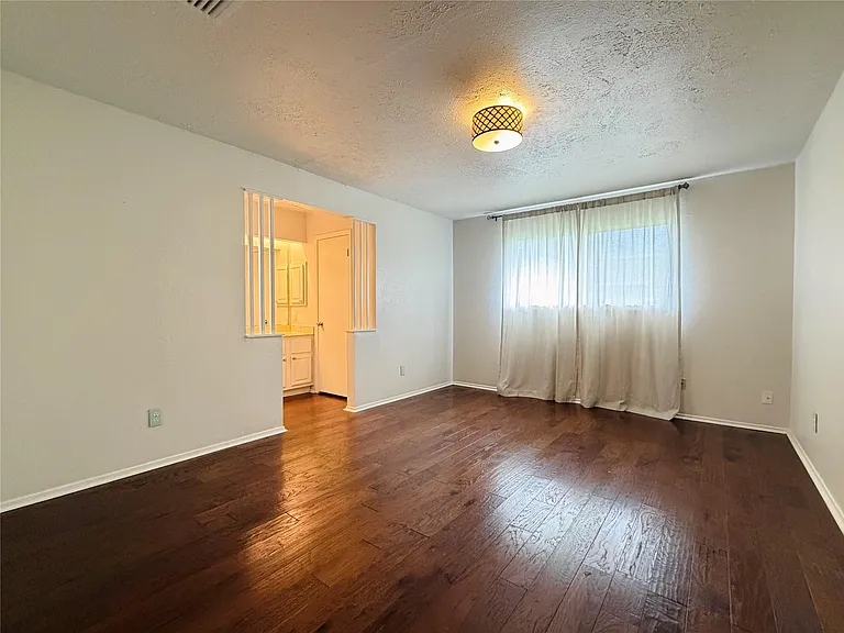 22319 Merrymount Dr — Photo 24