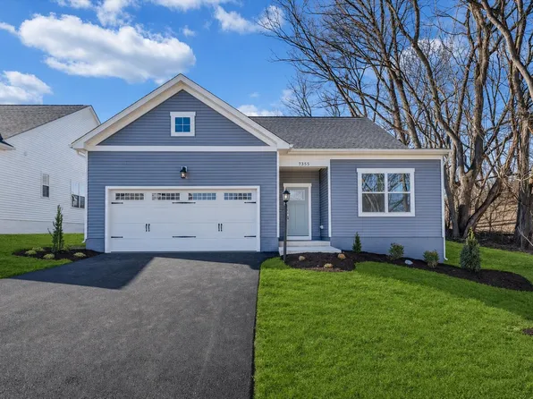 7355 Kings Pointe Dr, Fairlawn, VA 24141