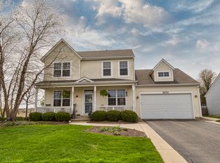 10379 Dutch Barn St, Huntley, IL 60142