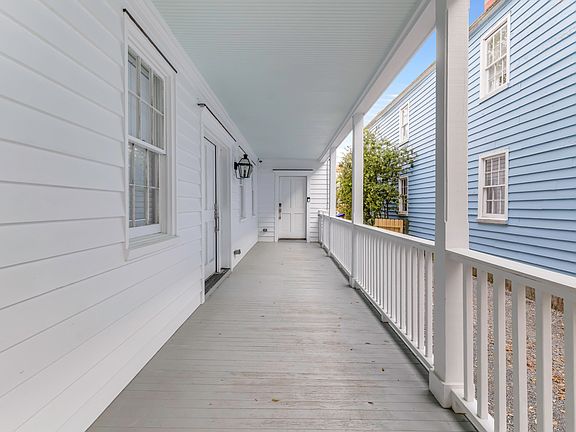 5th image of 33 Bogard St
