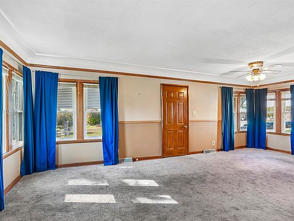5th image of 1127 59th St