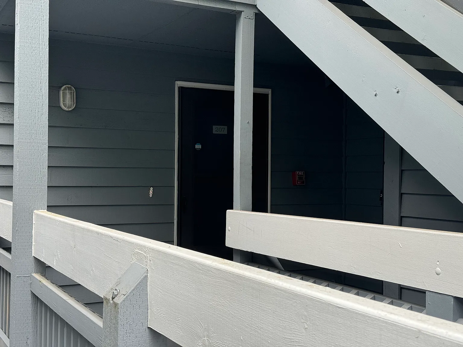 2 bed, 2.5 bath, 1278 sqft, $2,700 — Photo 2