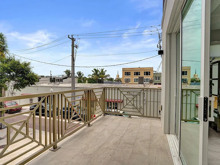 41 SW Seminole St #209 — Photo 9