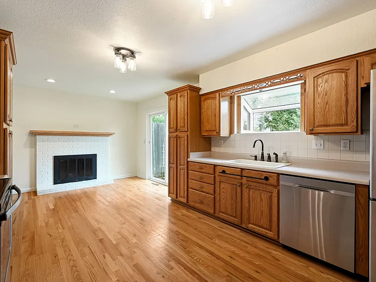 303 SW Pinnell Dr — Photo 11