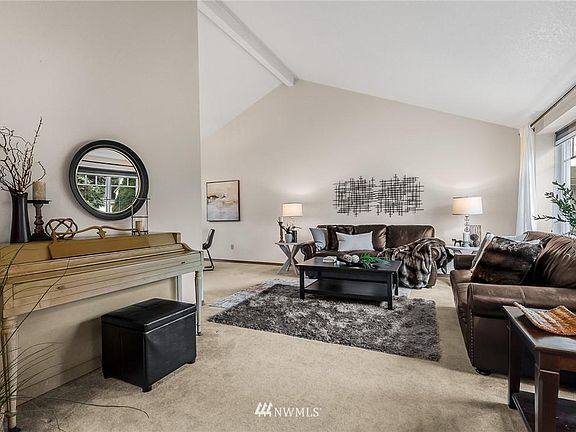 4th image of 5417 95th Avenue Ct W