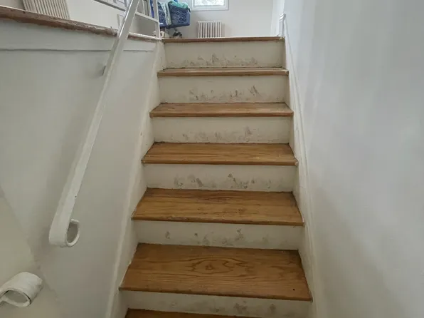 65-24 224th St #2B, Oakland Gardens, NY 11364