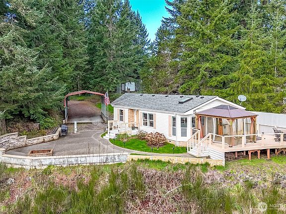 3rd image of 80 NE Bonanza Rd