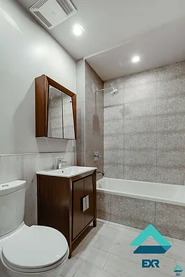 Rented by EXR | media 5